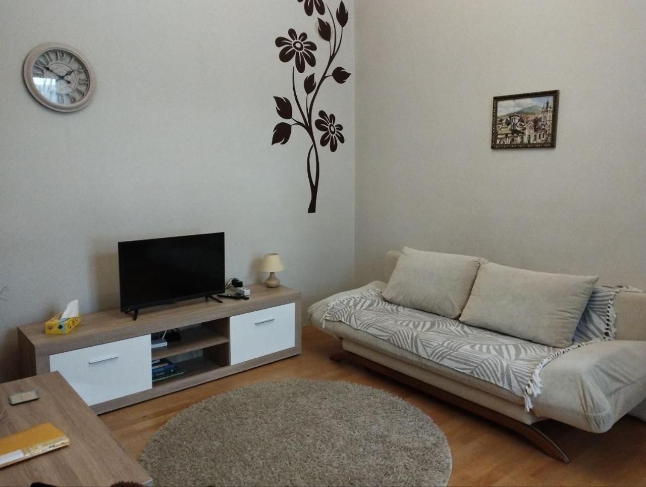 Family Stay In Lviv Eksteriør billede